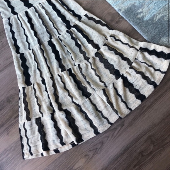 Zara Elegant Striped Beige and Black Dress Small - Picture 5 of 6